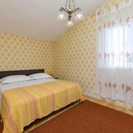 Apartment Neda - 150 M From Pebble Beach