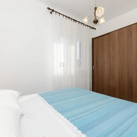 Neda - 150 M From Pebble Beach Apartment *